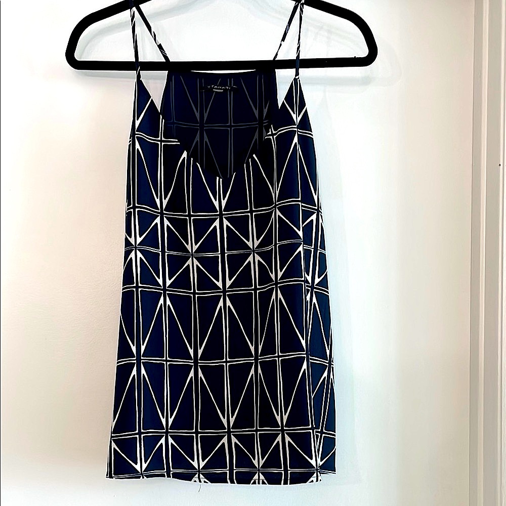 Elegant T Tahari White and Blue Sleeveless Camisole NWOT
